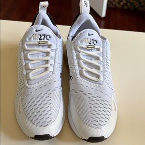 Nike Air Max 270 White and Black womens size 7.5, excellent condition